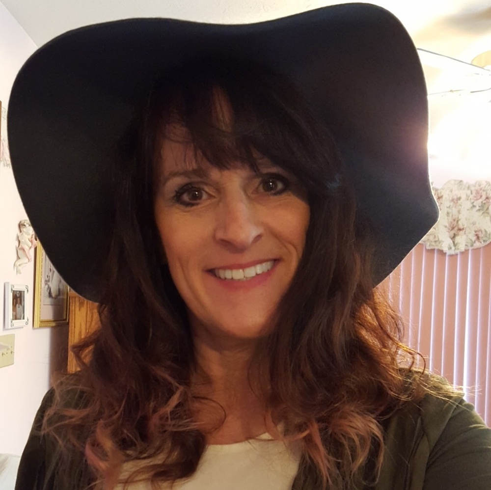 Meet your Posher, Lisa